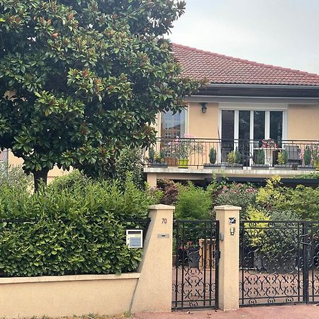 Casa Lovo Acomodação com café da manhã Saint-Laurent-de-Mure Exterior foto